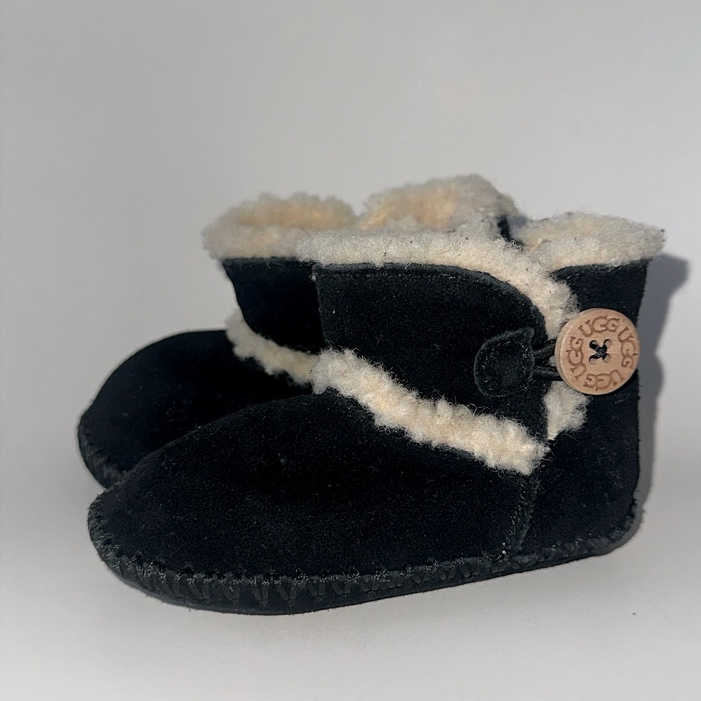 Ugg Infant 2/3 Black Suede Soft Bottom